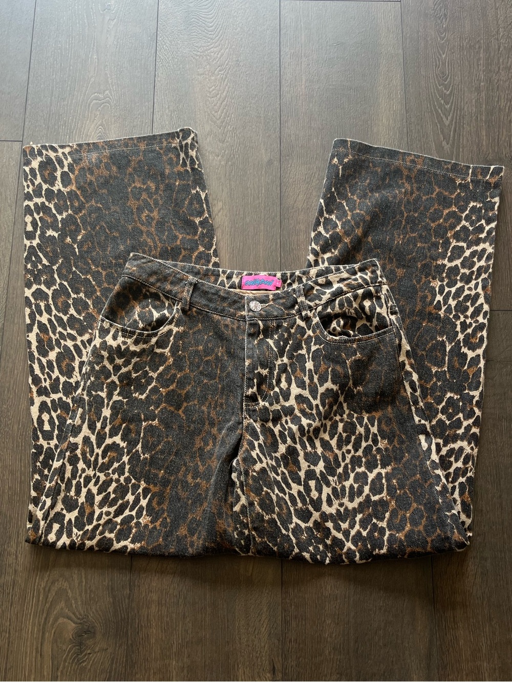 NWOT Edikted Leopard Print Low Rise Baggy Jeans